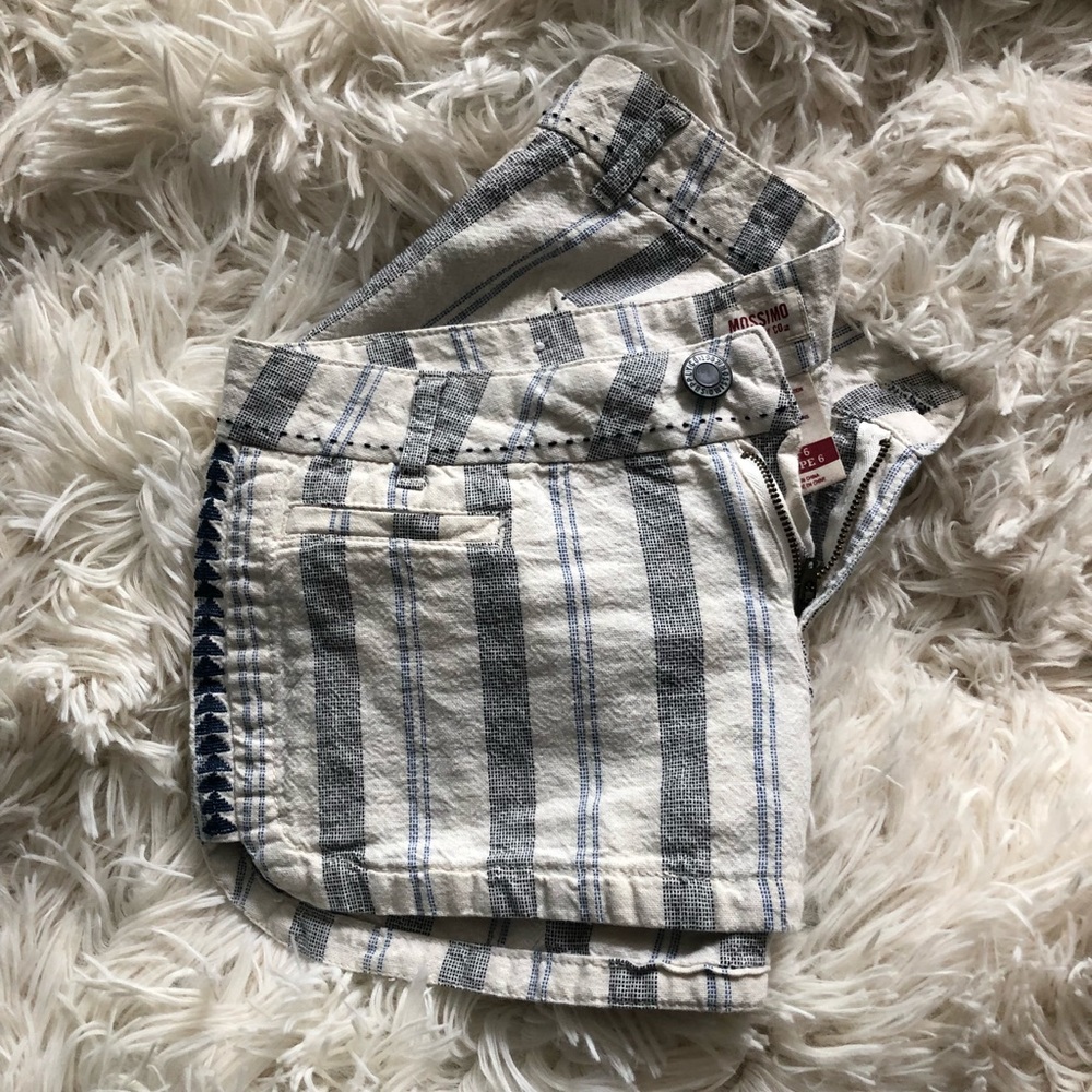 Striped short